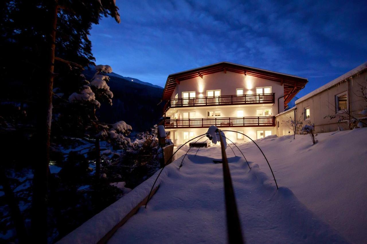 Mount Everest Apartment *