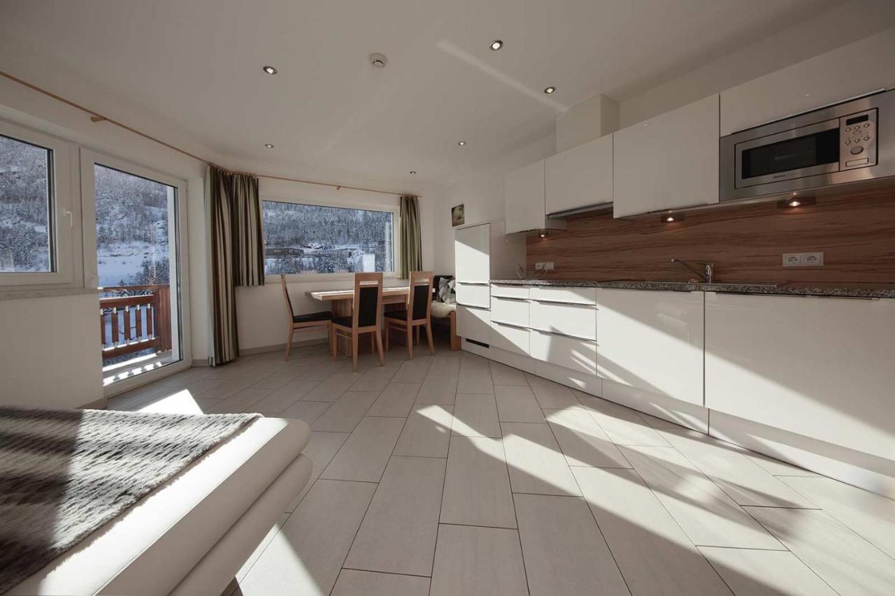 Mount Everest Apartment